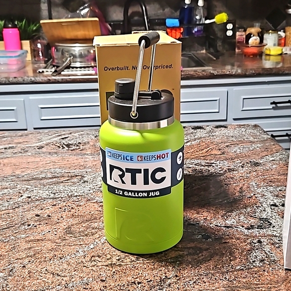 Rtic 1/2 gallon jug